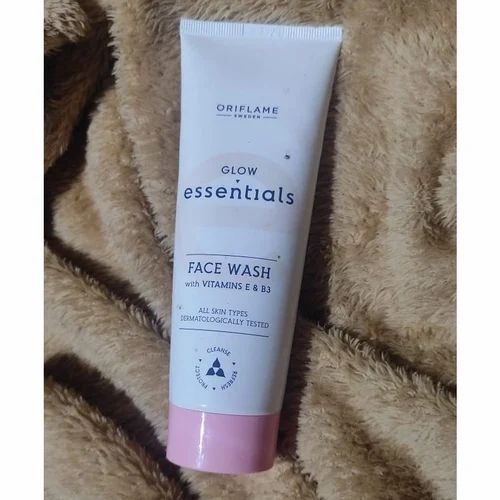 Glow Essential Face Wash