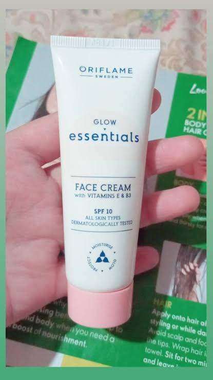 Glow Essential Face Cream
